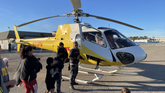 Helinet Helps Spread Holiday Cheer at the VNY Santa Fly-In!
